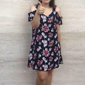 Dress Medium From Francesca’s Floral Red Black